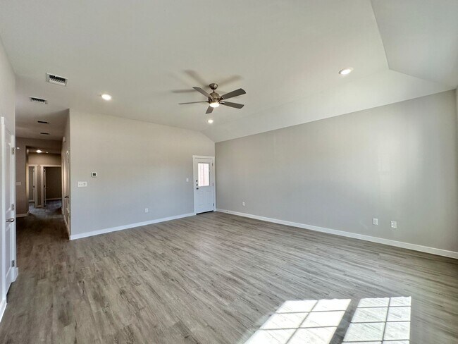 Building Photo - 1211 Antelope Trail