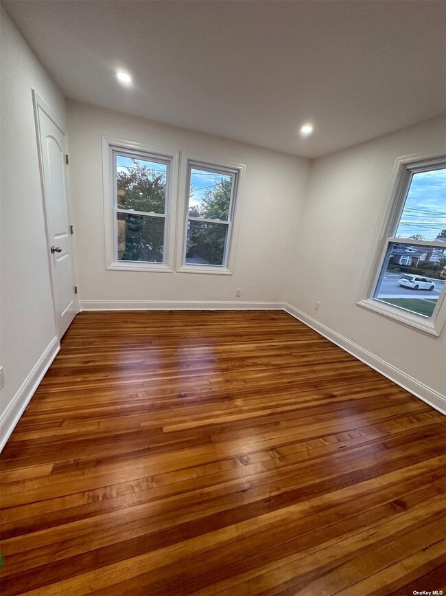 Foto del edificio - 29 Hicks Ln