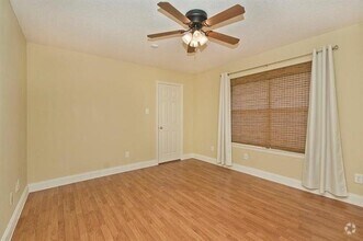 Building Photo - 5025 Boxwood Ln