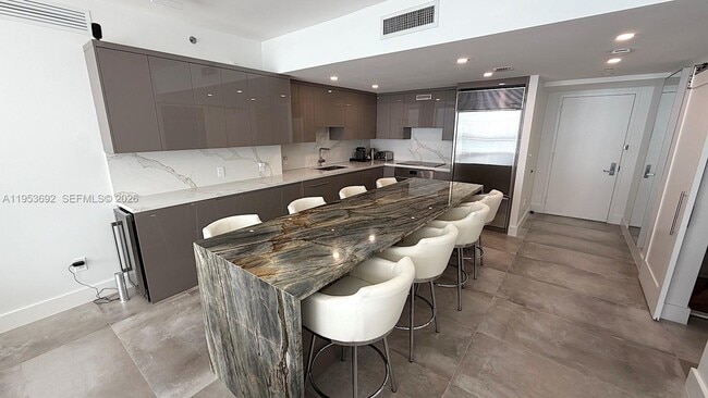 Building Photo - 465 Brickell Ave