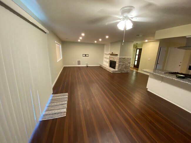 Building Photo - Beautiful Home for rent in Visalia, Ca
