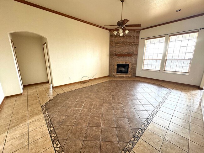 Building Photo - 360 Virtual Tour Available