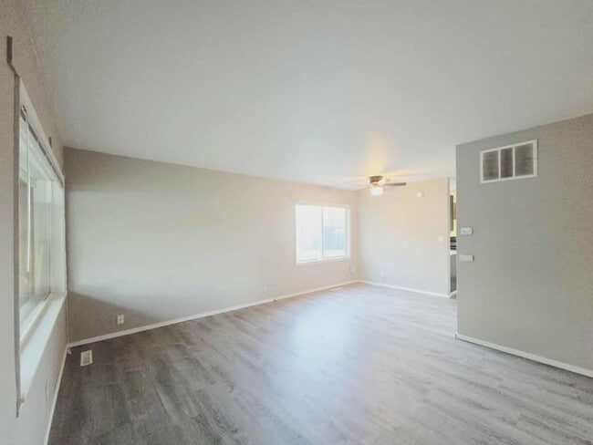 Foto del edificio - 1261/1263 Montana St.