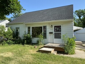 Building Photo - 1428 30th St NE