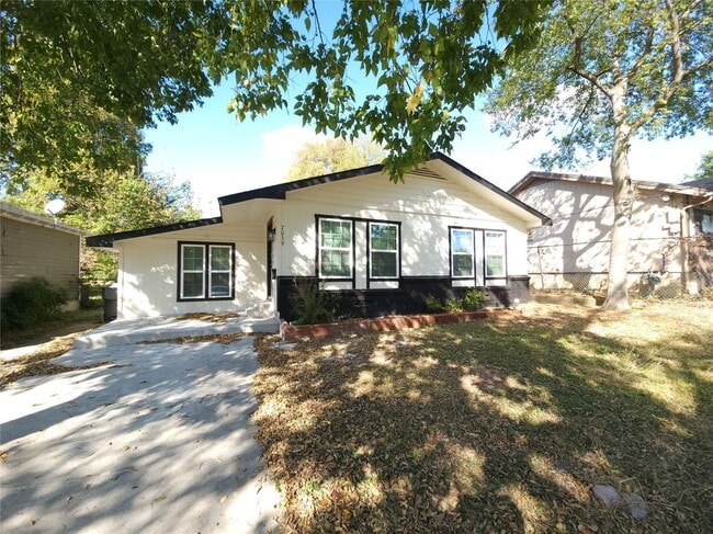 Building Photo - 7039 Bates St
