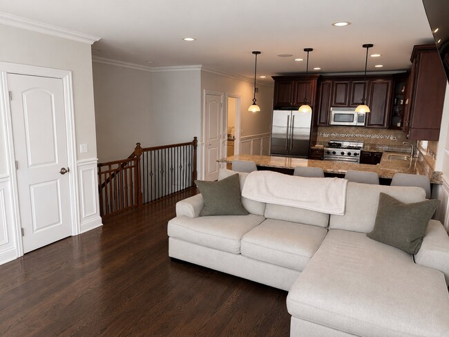 Photo - 2444 W Diversey Ave (Chicago, IL) Apartment