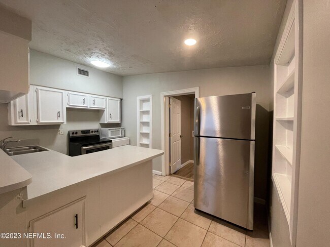 Building Photo - 6328 Delacy Rd