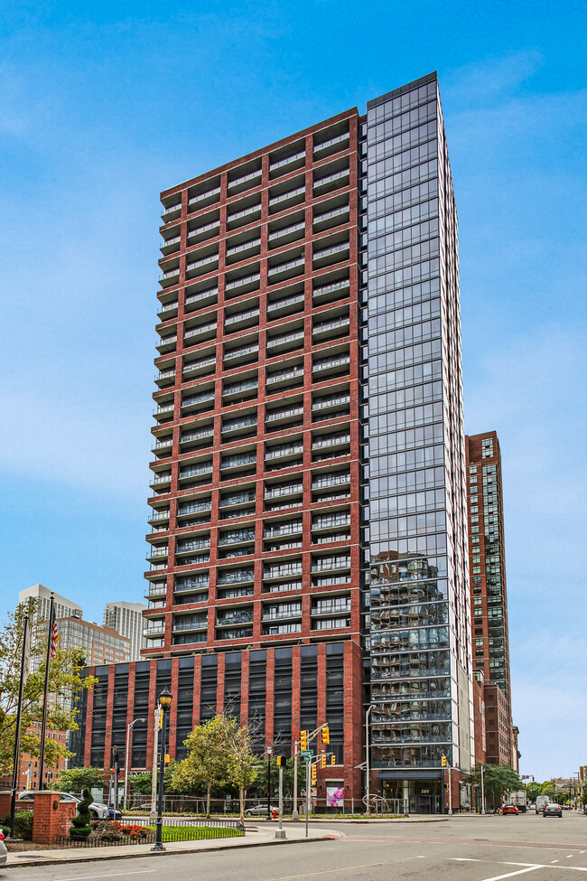 Condominio "A" - 389 Washington St