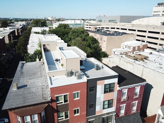 Foto del edificio - 1537 Cecil B. Moore Ave