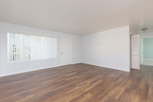 Foto del edificio - 251-255 Ebony Ave