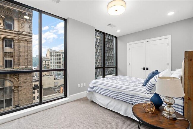 Foto del edificio - 350 Oliver Ave