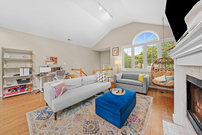 Foto del edificio - 1028 N Wolcott Ave