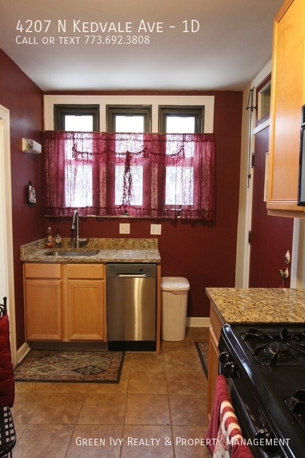 Building Photo - Vintage 1/bed/1bath in Kedvale Castle!