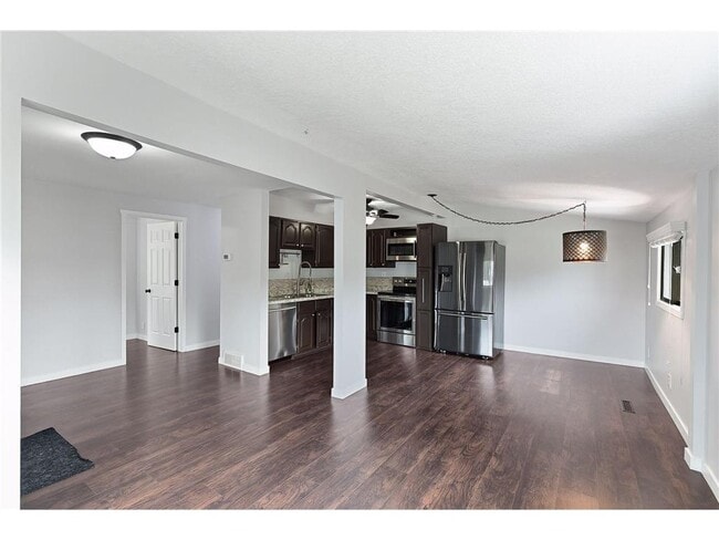 Building Photo - 4556 Island View Dr