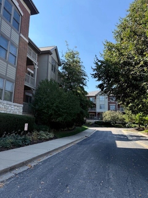 Foto del edificio - 275 E Railroad Ave