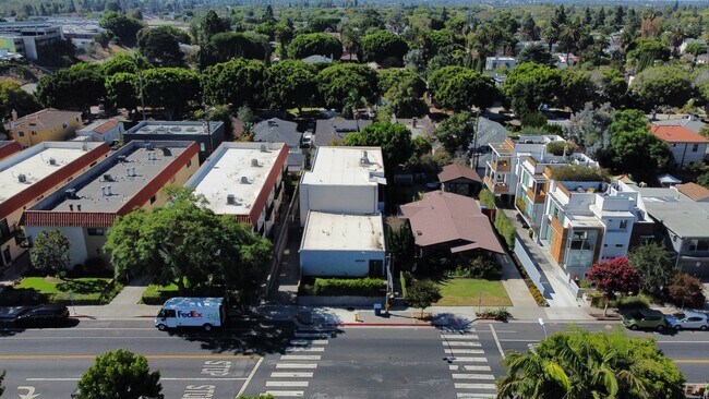 Foto del edificio - 4251 Duquesne Ave