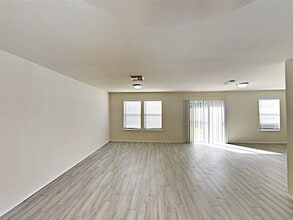 Building Photo - 12402 Grossmount Dr