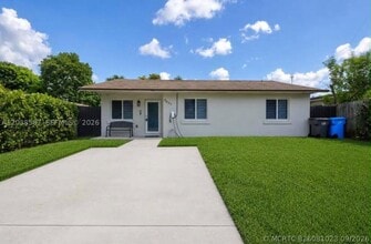 Building Photo - 5637 SW 36th Ct