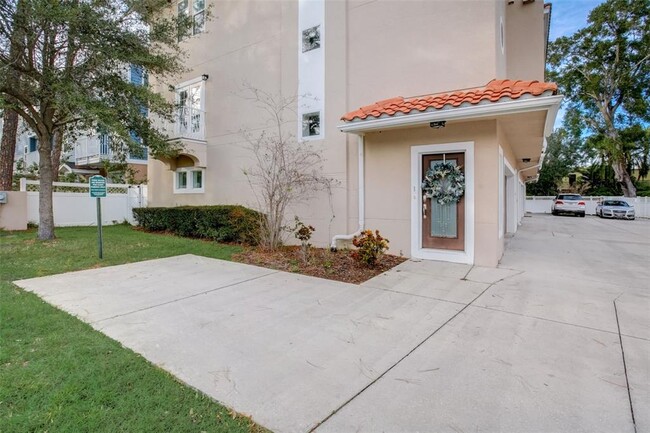 Foto del edificio - 3205 W Horatio St