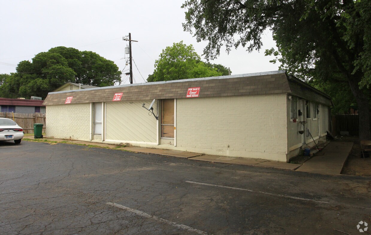 Foto del edificio - 6502 Manor Rd