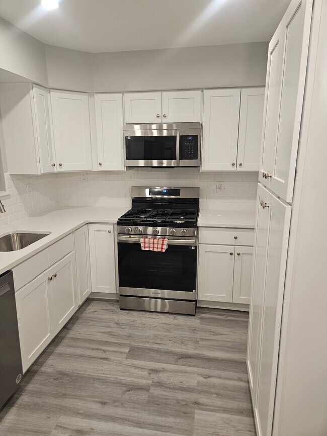 Kitchen - 87 Tansboro Rd