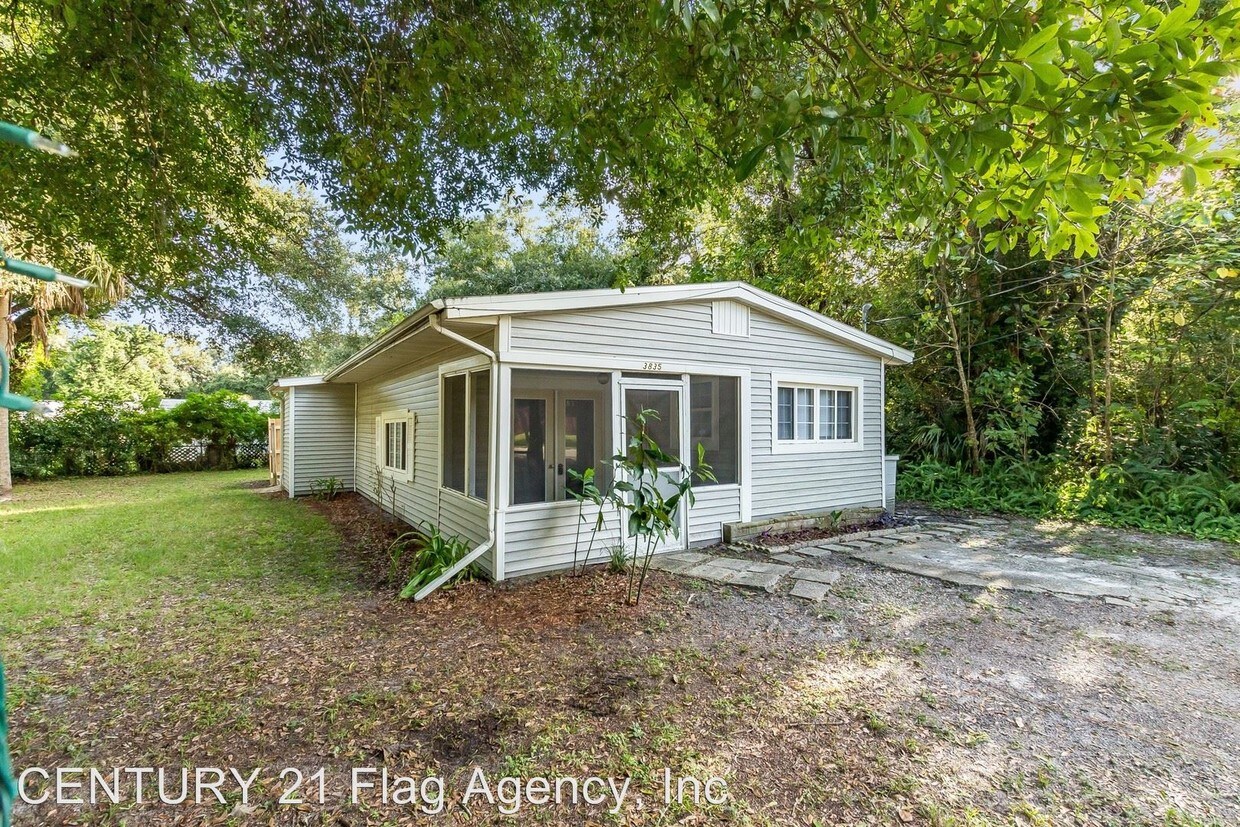 2 br, 1 bath House 3835 Coolidge Ave House for Rent in Mims, FL