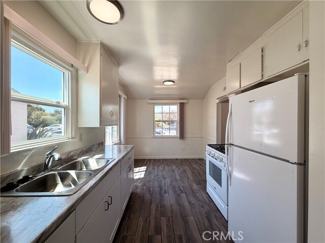 Building Photo - 7536 White Oak Ave