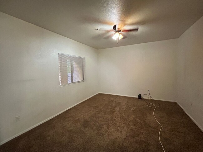 Foto del edificio - 900 DEVONSHIRE CONDOS