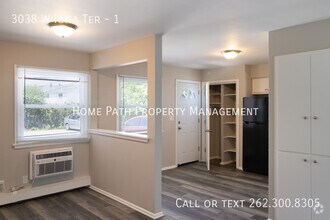 Building Photo - 3038 W Iona Terrace
