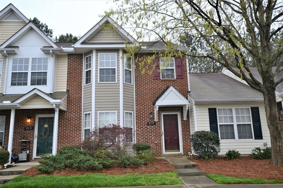 Primary Photo - Like New Townhouse in Arlington Downs