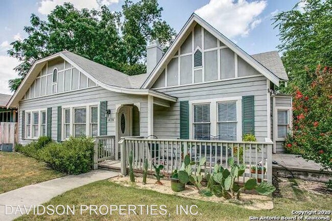 Building Photo - 4 br, 2 bath House - 819 W. Summit Ave.