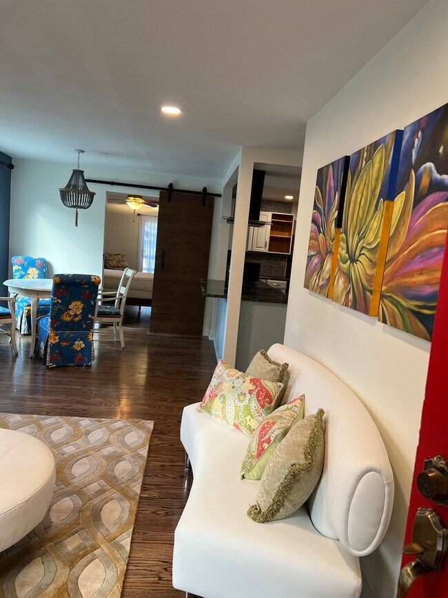 Foto del edificio - 207 Fairmeade Rd