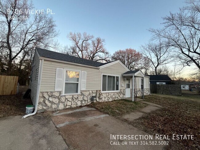 Building Photo - 9706 Vickie Pl