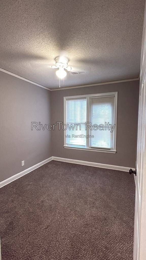 Foto del edificio - 3590 Bowen Ave