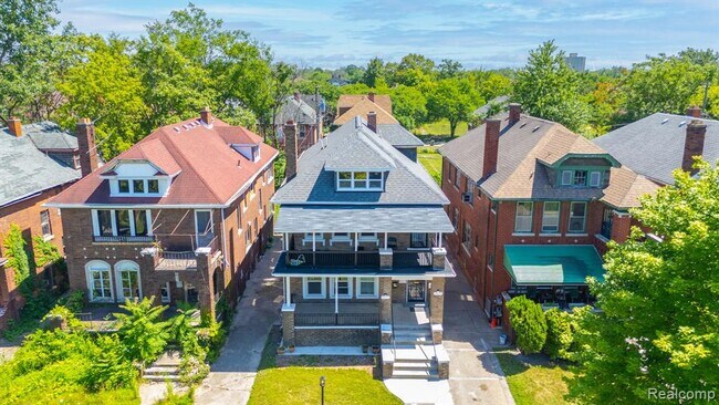 Foto del edificio - 3273 Cortland St