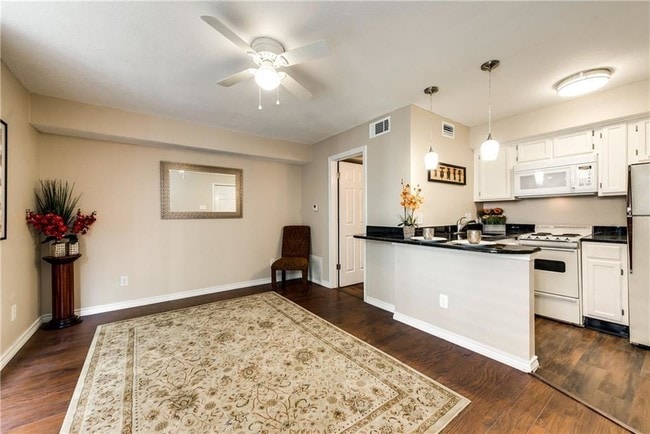 Foto del edificio - 9805 Walnut St