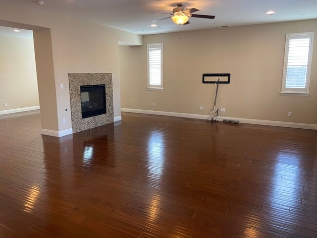 Building Photo - Blackstone Community!