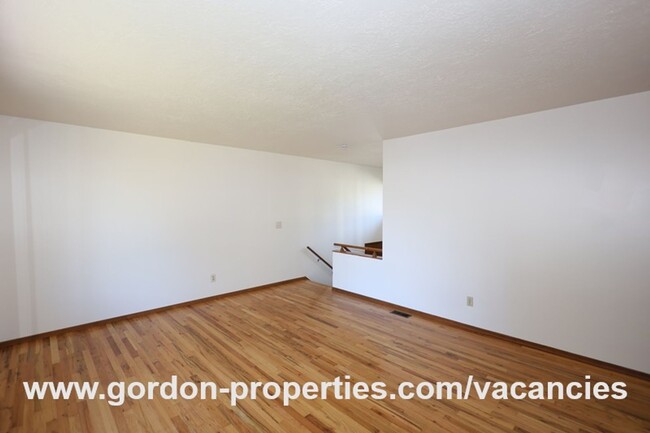 Foto del edificio - NE 164th Ave - Gresham 4 bedroom home with...