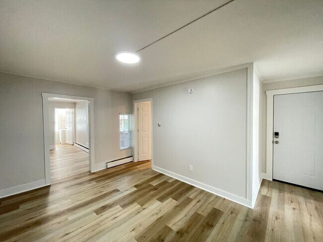 Building Photo - 49 Pennacook St