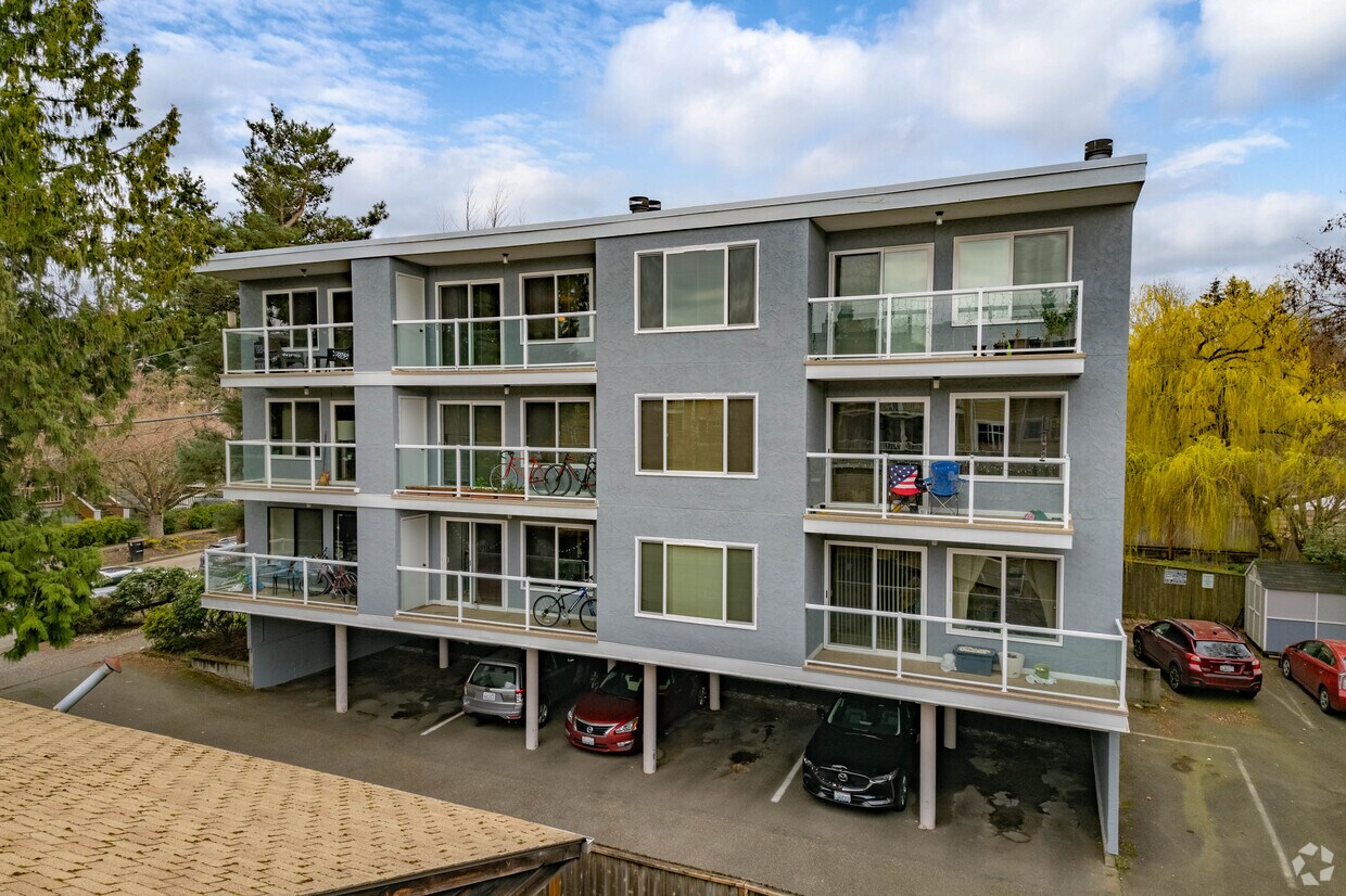 Exterior - Ravenna Place Condominiums