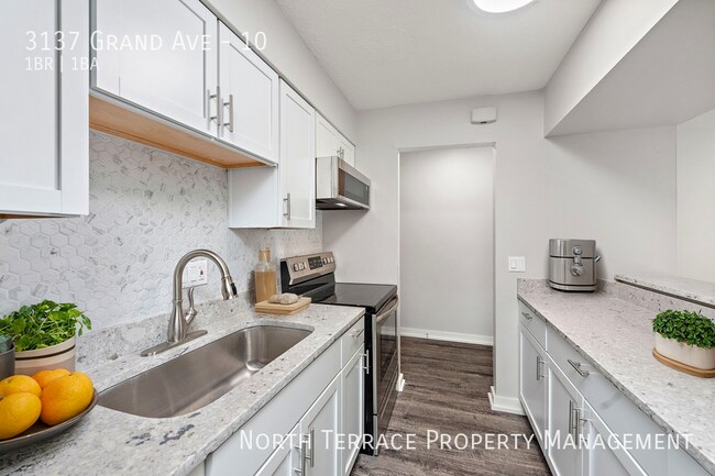Building Photo - *Act Now! Incredible Rent Specials at Gran...