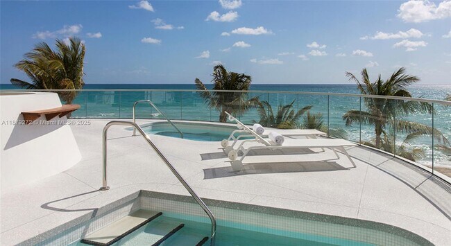 Building Photo - 16901 Collins Ave