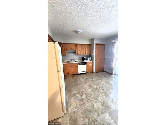 Foto del edificio - 704 8th St N