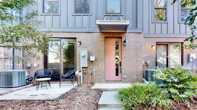 Foto del edificio - 4019 Plaza Row Ct