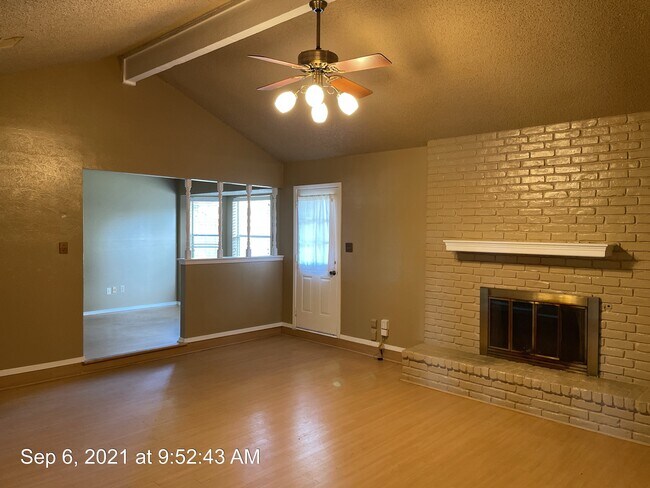 Foto del edificio - 6003 Pleasant Hill Ct
