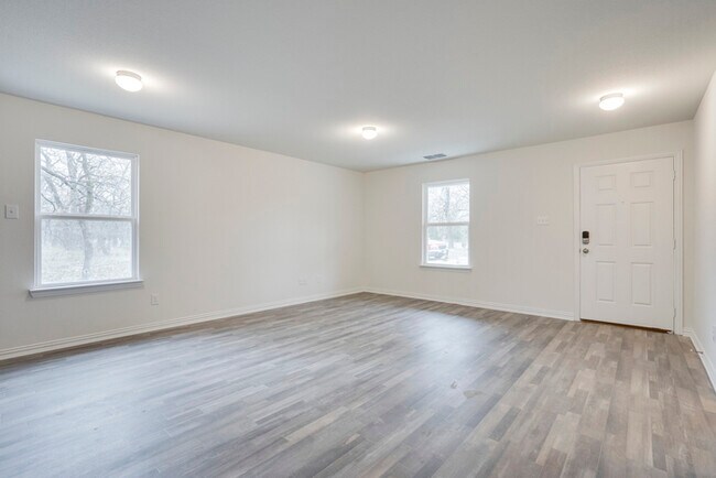 Building Photo - 211 N Independence St