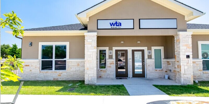 Primary Photo - 1640 Highland Falls Dr #402, Leander, Texa...