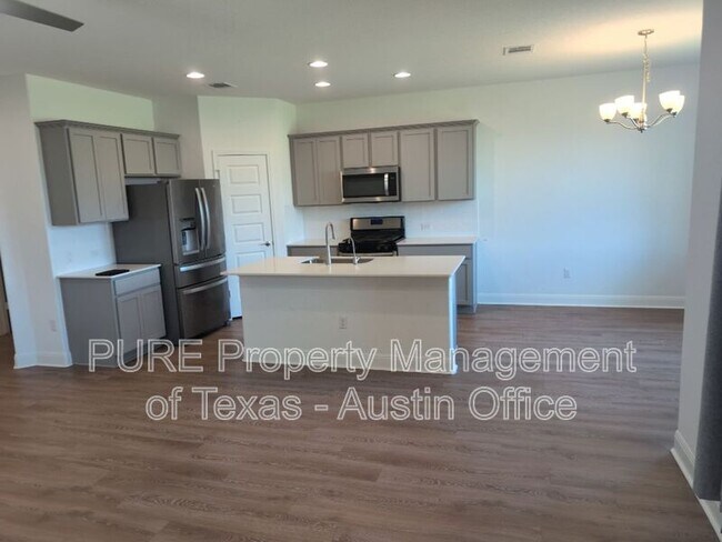 Building Photo - 16937 Aventura Ave