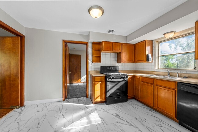 Building Photo - 9986 Northampton Dr