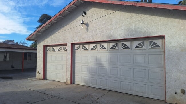 Foto del edificio - Charming 4 Bedroom 2 Bathroom home with Bonus Room Near Planz Park!